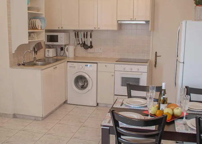 Cozy 1 Bedroom In Walking Distance To The Municipal Apartament