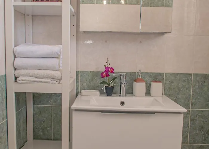 Cozy 1 Bedroom In Walking Distance To The Municipal Apartament