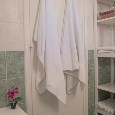 Cozy 1 Bedroom In Walking Distance To The Municipal 아파트 *